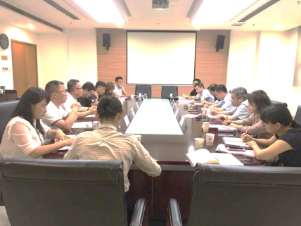 j9����վ������ڲμӸ��´�ҵ԰��ҵ������̸��